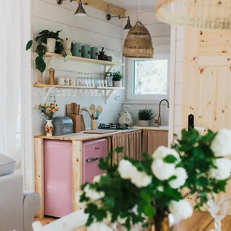 Domek alpejski W Drzewach W Siedlisku Polanka Dobre (Minsk)