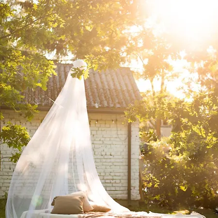 Domek alpejski W Drzewach W Siedlisku Polanka Dobre (Minsk)